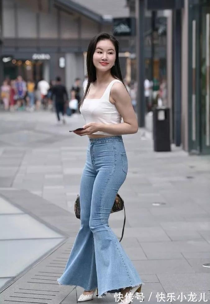 单鞋 非常修身的女神,看似很纤瘦,其实非常有料,是我女朋友就好了