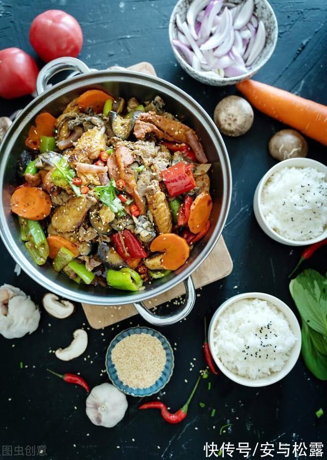 周末自己在家做锅麻辣香锅，鲜香入味超好吃，新手小白都能做很好