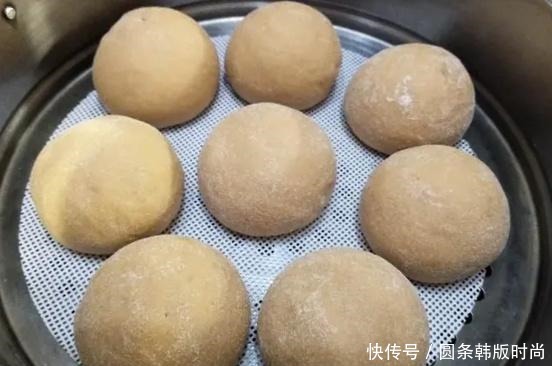 枣泥馒头新做法,香甜松软,我有小妙招,吃到嘴里全是枣味!