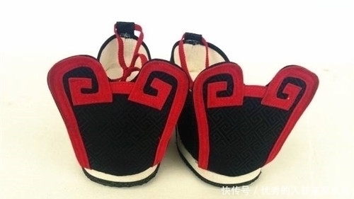 鞋子 古人穿的鞋子,为何前头总是翘起来?专家道出玄机,佩服古人智慧