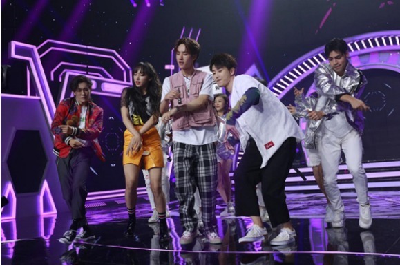 侯明昊|天天向上播出13年,除收獲好評(píng),還培養(yǎng)了王一博等4位精英新人