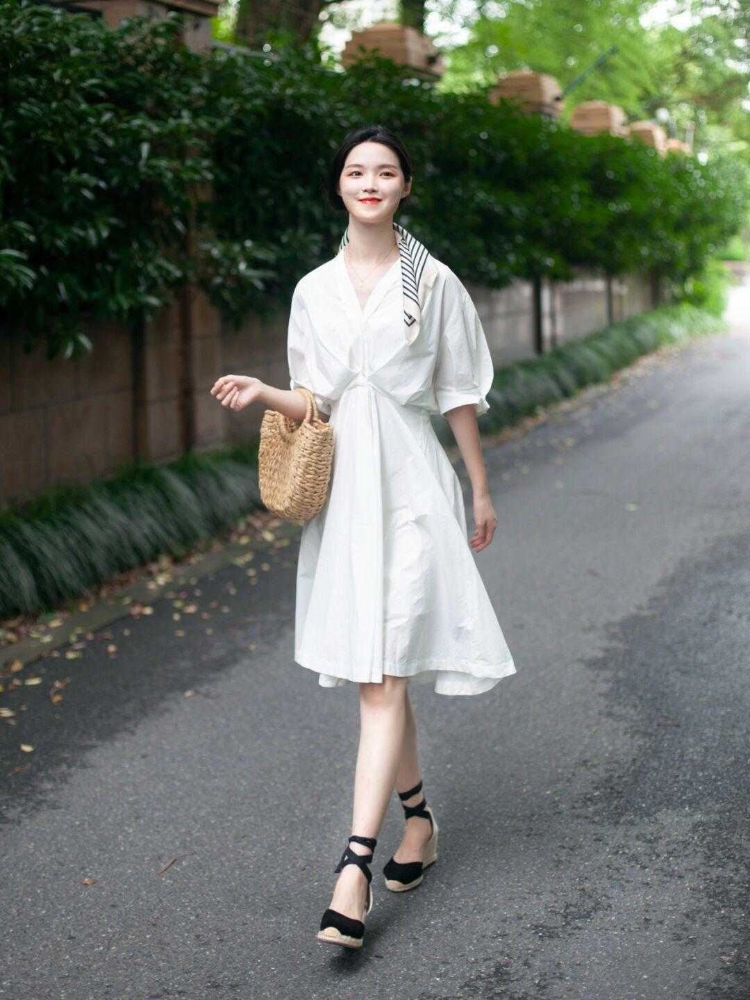 显高显瘦|谁说小个子不能穿长裙子?把握这些细节显高显瘦,还提升气质感