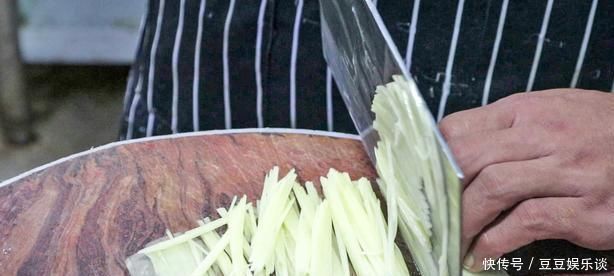 鸡蛋|土豆丝里打2鸡蛋,没想到这么好吃,我家隔天就想吃,出锅被抢光