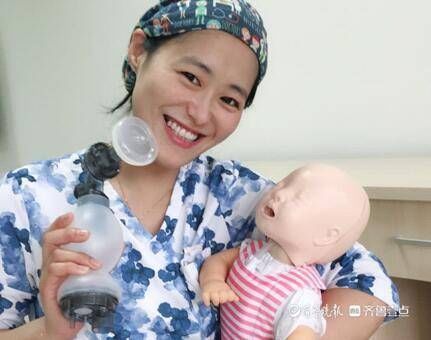 辛雪琳|满月婴儿有窒息危险，41岁护士不顾7个月身孕抱起孩子奔向门诊