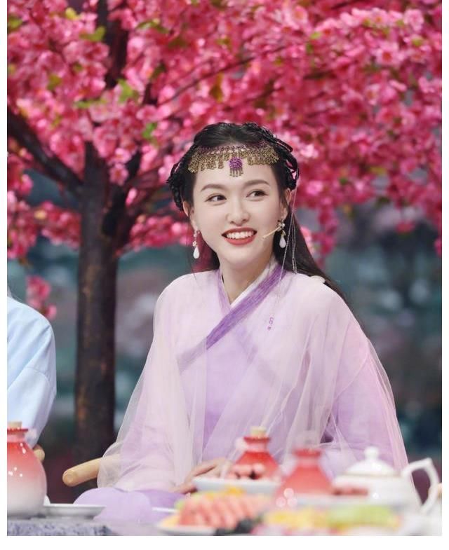 节目|是否应该邀请奥运冠军上综艺？网友们各执一词，其实都是导演为了节目开播增加热度