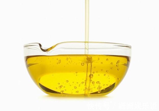 那些女人|52岁男子凌晨突发猝死，生前不近烟酒，家属痛哭是女人害的！