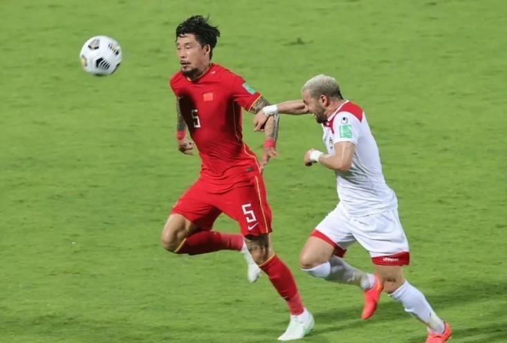 李铁|0-3,世预赛A组又一场惨败,亚洲冠军溃不成军跌至榜尾,国足利好