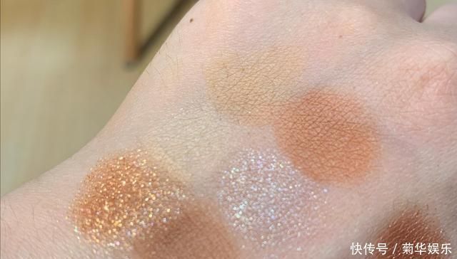 看上去好好吃的巧克力眼影,撕开包装的那一刻我差点咬上去