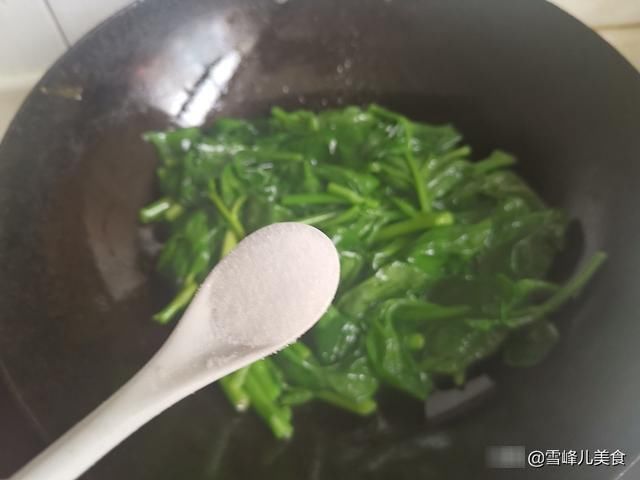 草酸|这菜2块钱1斤，含钙量比苋菜都好，简单一炒就上桌，不懂吃可惜了