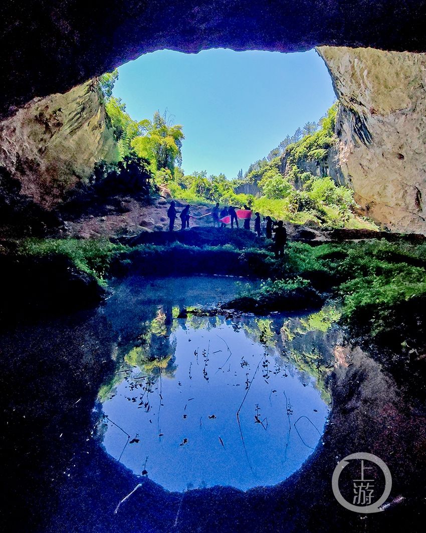 来一场“地心之旅” 小三峡天坑探秘