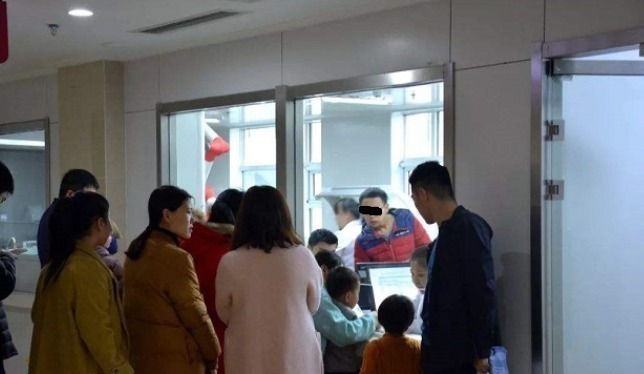 检查|小姑娘发烧不断,医生让检查微量元素,护士朋友这是骗钱的