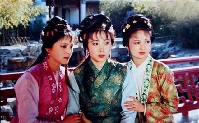 这件事$贾赦要纳鸳鸯为妾,王熙凤为什么告诉平儿出去躲躲