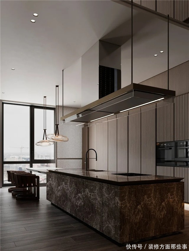 镜面|163㎡极简风格镜面天花板增强了纵深感,空间瞬间通透有趣