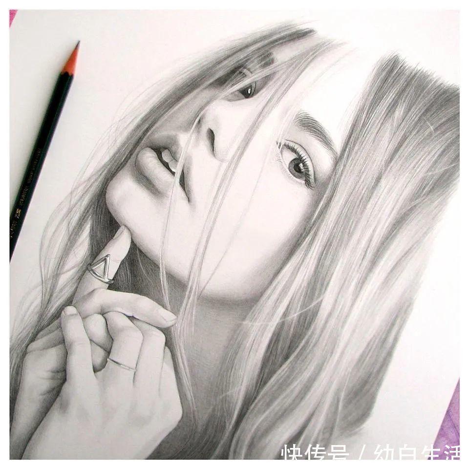 手绘$总被怼素描画得像头盔,瞧她用自动铅笔画,笔笔都是功力,厉害了!