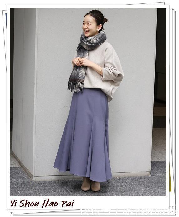 低调有气质!灰色围巾的搭配示例,简单穿搭立马变时尚