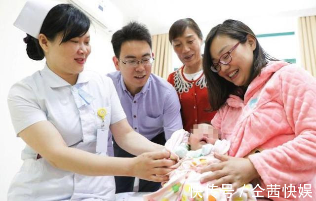 宝妈|媳妇产后三天没吃饭,老公心疼质问医生,医生回复吃什么吃!