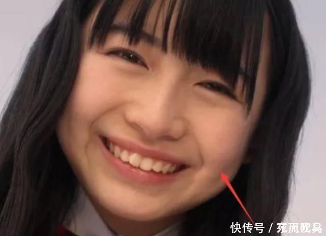 低头玩手机|女生脸部“尺寸”越来越大多半有这3习惯,难怪你是大脸盘子