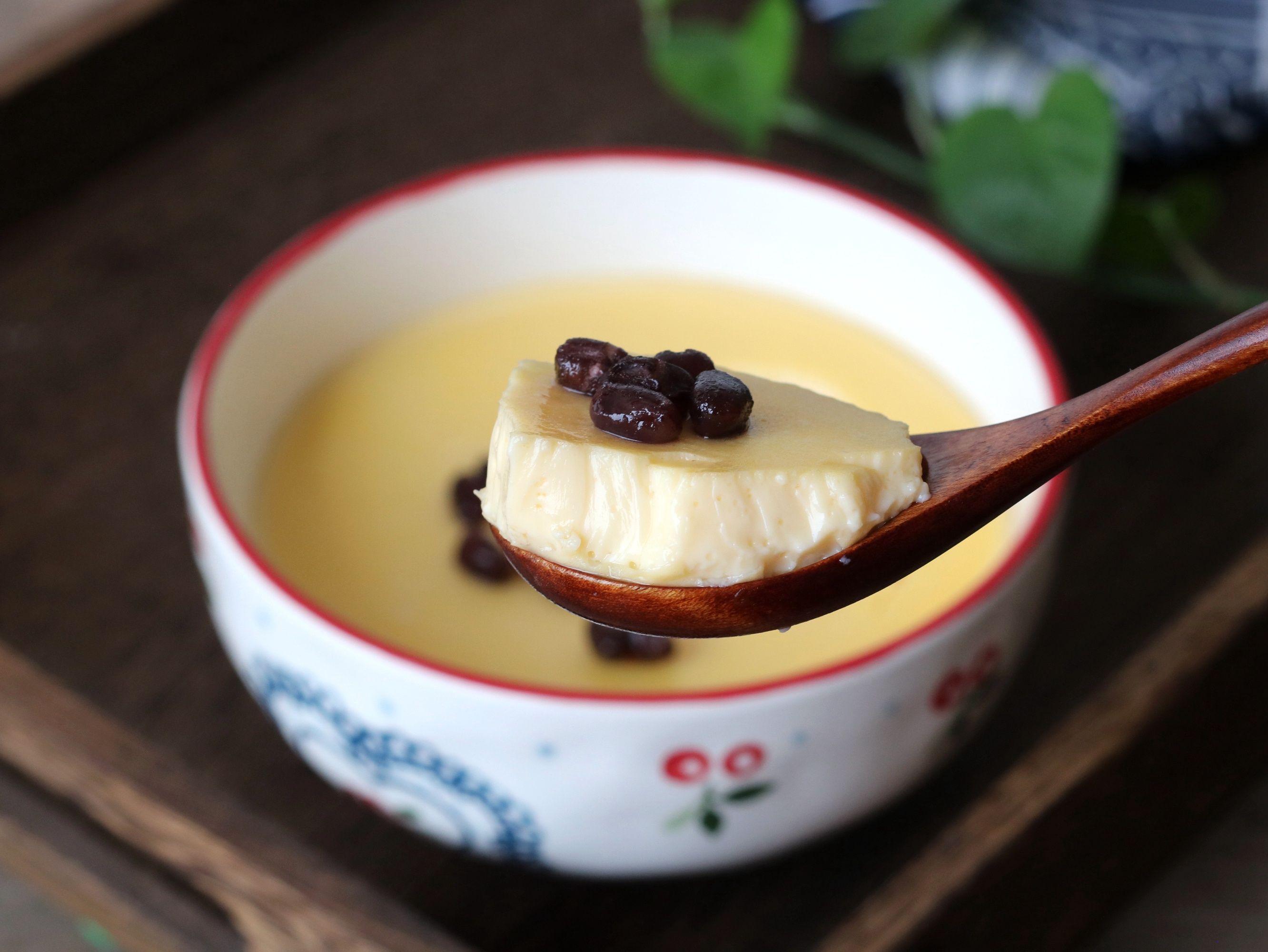 鸡蛋牛奶是绝配，上锅蒸8分钟，香嫩细腻营养高，孩子天天都想吃