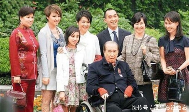 刘銮雄为何频频拍卖藏品?其实不是因为他没钱,而是甘比另有打算