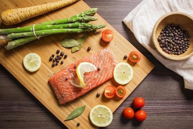 肉泥|孩子多大时候能“吃肉”很多宝妈都搞错了时间,1岁再喂就晚了