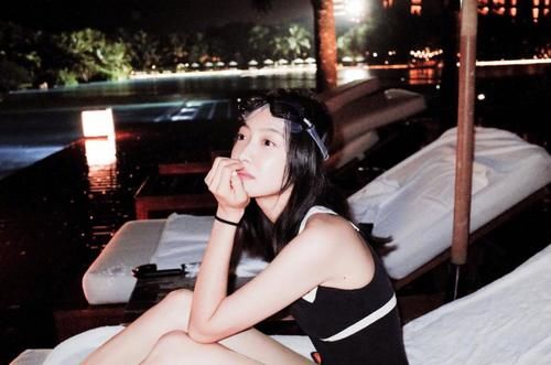 王俊凯刘昊然新综首播热度高，却因身材问题引争议，被指不像少年