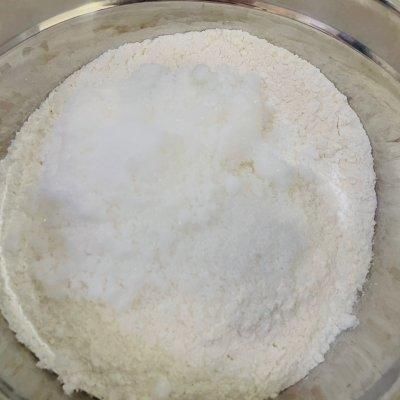 这道家喻户晓的外酥里软的麻花是怎么做的呢？