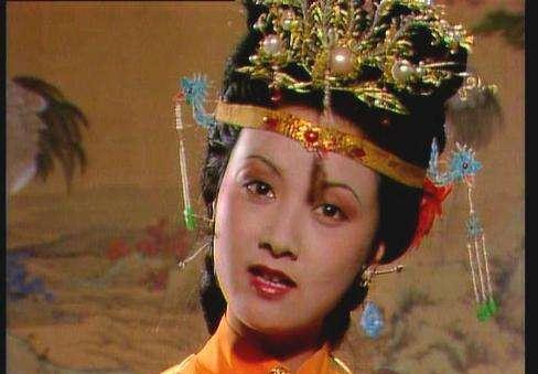 宝钗&表姐妹的权利游戏:薛宝钗讥讽暗算王熙凤,却被反杀得无路可走