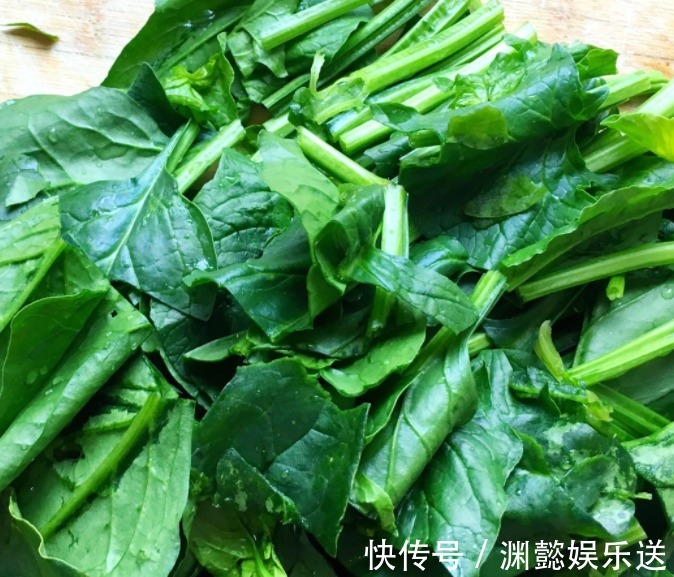 菠菜|此菜是天然补血剂,1元钱能炒1大盘,老人小孩多吃,身体更健康