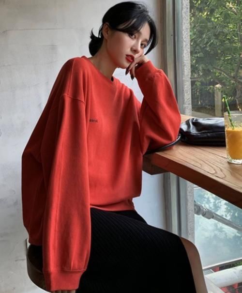 下装的选择|春天卫衣别搭紧身裤了,如今网红都爱“chic风”,又潮又个性