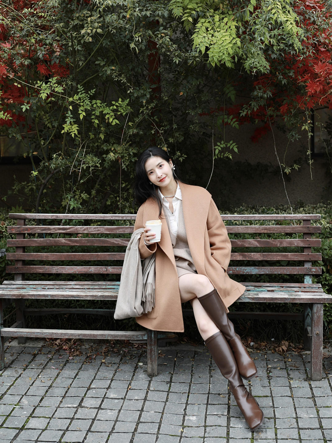 大衣|斗篷大衣才是冬季的最浪漫穿搭,借鉴4个实用款式,帮你赢得优雅