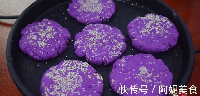 1条紫薯1盘糯米粉,教你做客家特色小吃,软糯香甜,做法超简单