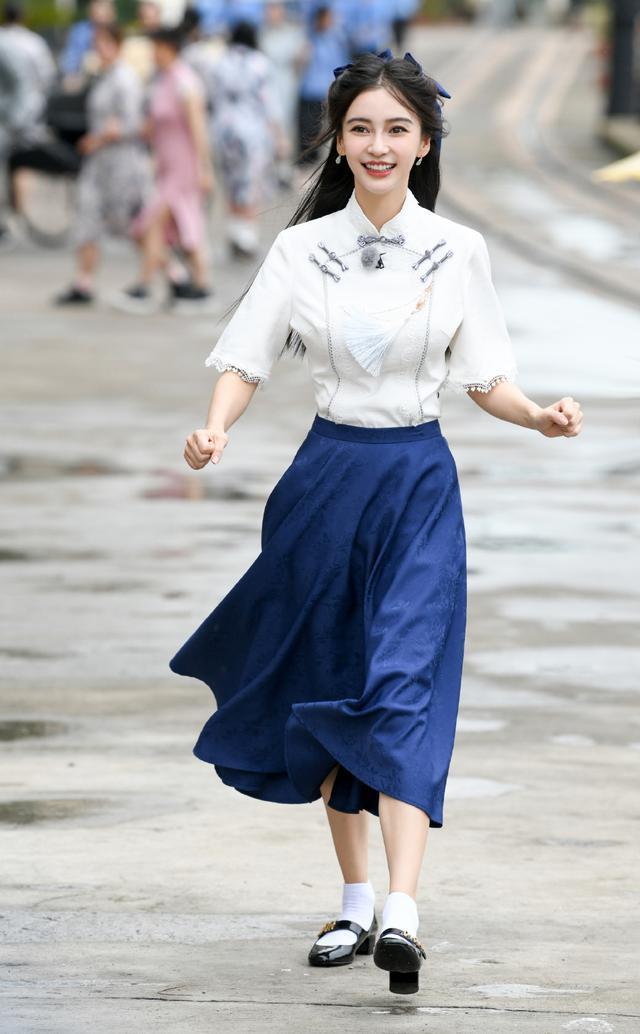 学生装|Angelababy再扮民国女学生,都当妈的人了,少女感却不输95后