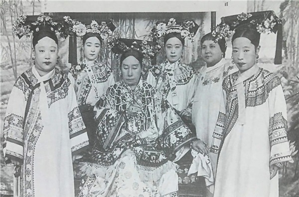 秦始皇当时|秦始皇制定了后妃制度,却没立过皇后,那谁才是历史上第一位皇后