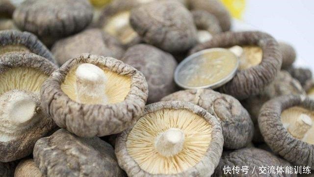 都是干香菇,“花菇”“冬菇”有啥不同区别太大了,不懂别乱买!