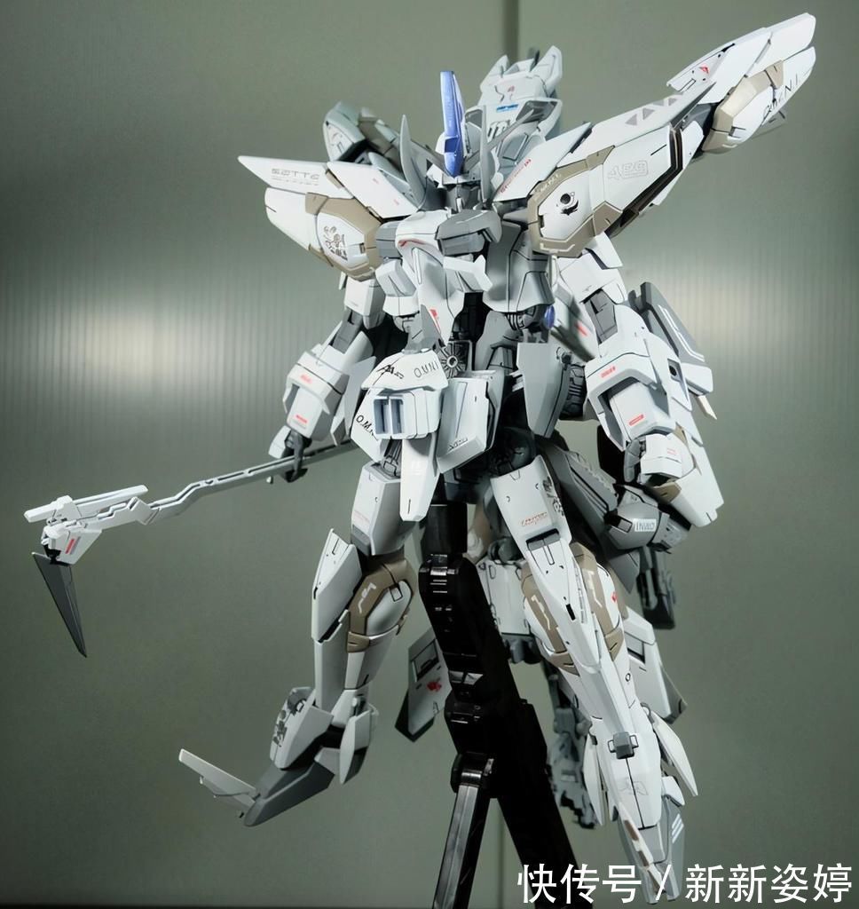 模友|模玩控:1:100比例可变形蜘蛛,白色圣盾高达模型