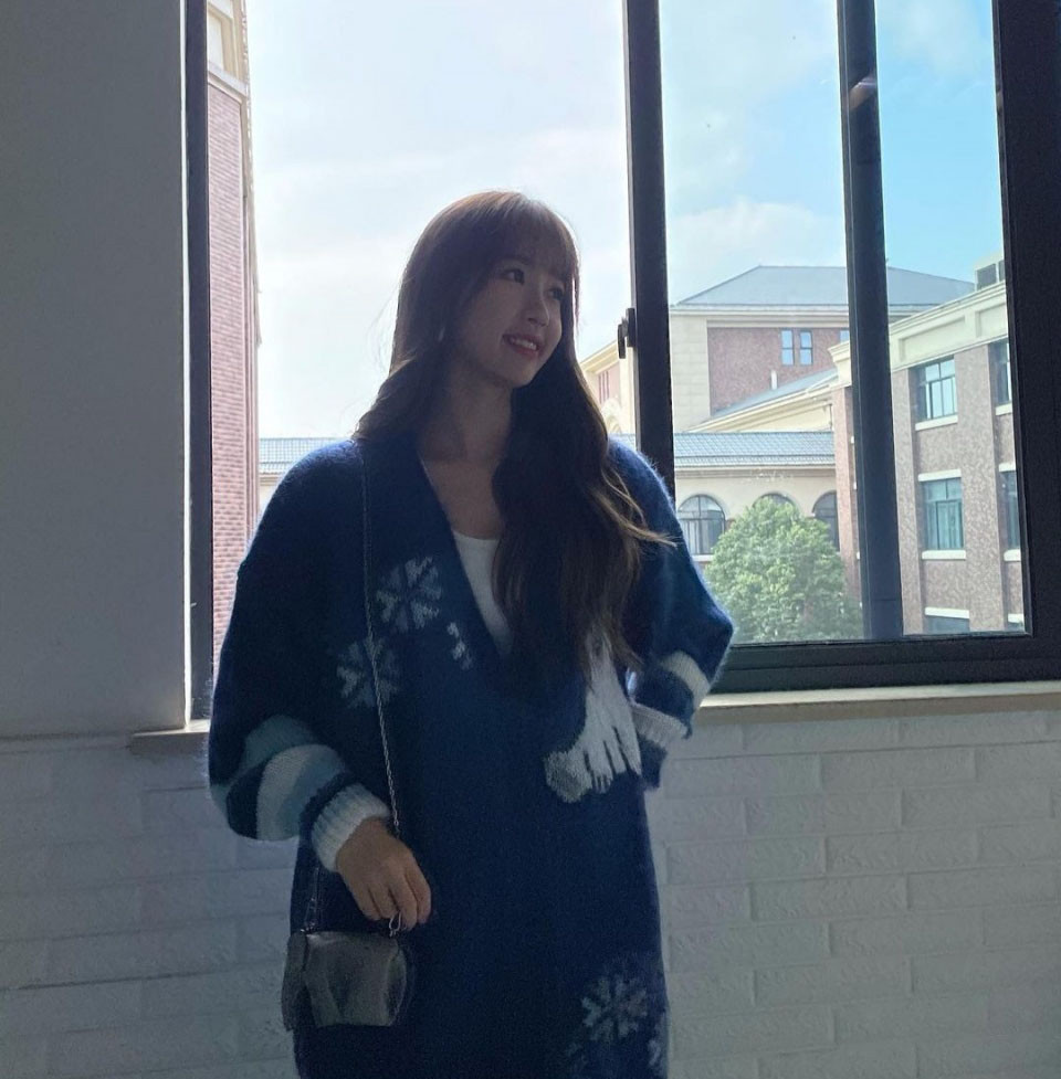 风格|解锁秋冬时尚穿搭方式, 同样的针织开衫外套, 不一样的搭配风格