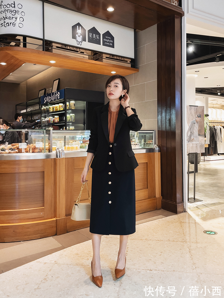 围巾 职场女性还是穿“西装”最高级,搭配裤子、半身裙,优雅又有范儿