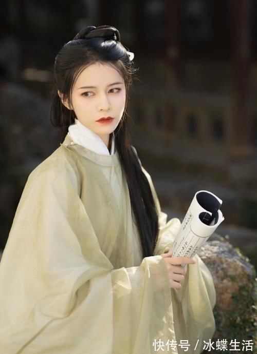 同龄人!“家里条件不好,孩子非要闹着买汉服,我该买吗?”