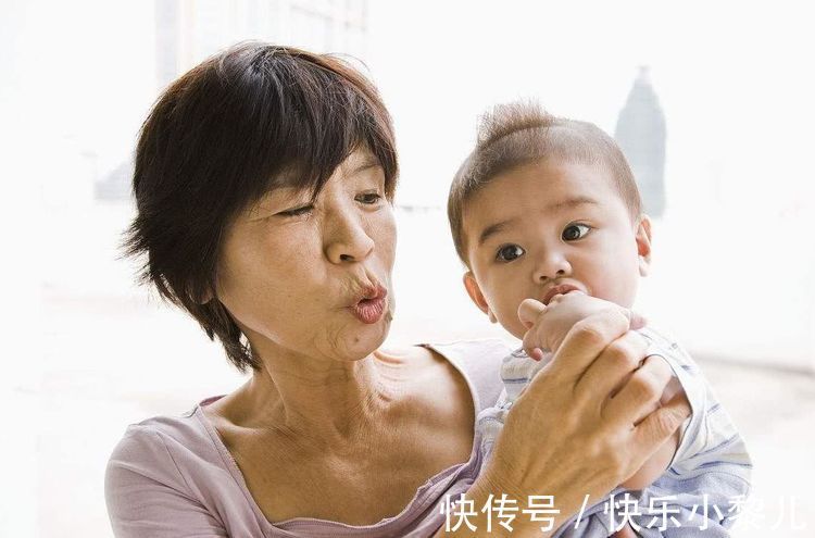 孩子|夏天带娃的四个习惯,看似疼孩子其实是“坑娃”,妈妈奶奶快改正