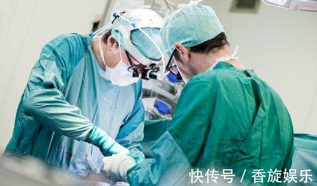 产床|产妇刚上产床准备，孩子“咣当”一声就出来了，大夫：情况不好