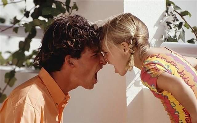 父母|把孩子养成自己“仇人”,多半是这3种父母,你给孩子的爱正确吗