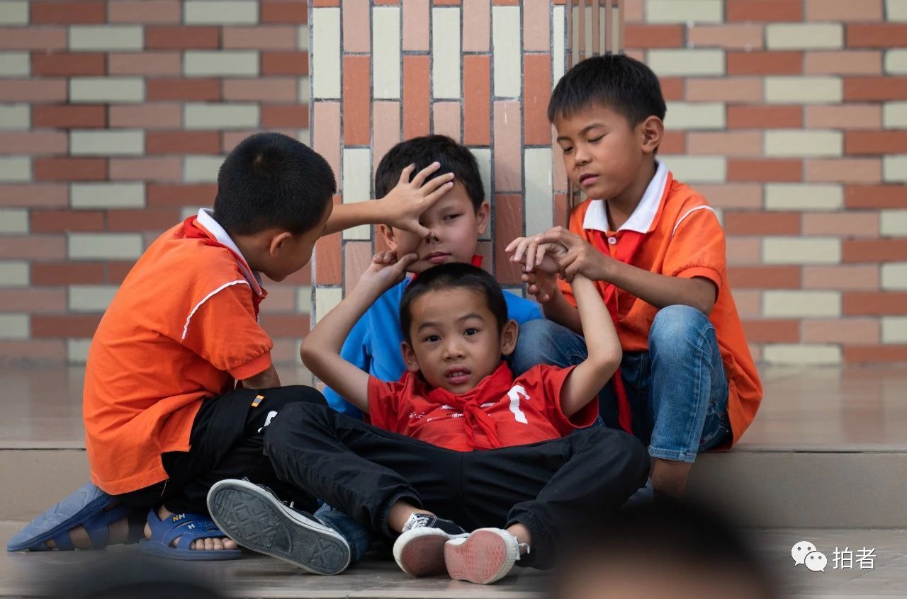 山村|空姐支教山村小学：想帮孩子们“飞上蓝天”