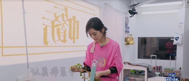 《中餐厅4》赵丽颖被骂冤不冤看看秦海璐的表现,就知道答案了