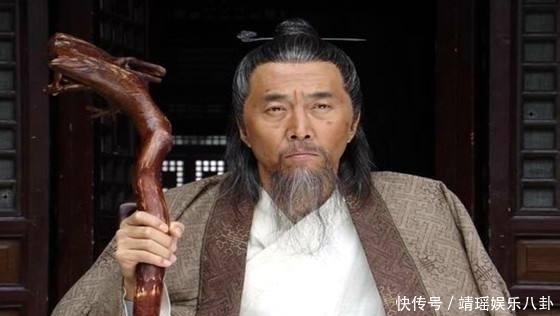 刘伯温告老还乡时,朱元璋送他一个枕头,刘