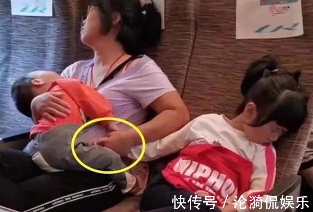 产检|男孩哭着求妈妈留下二胎,每逢产检必到场,过目检查结果后才放心