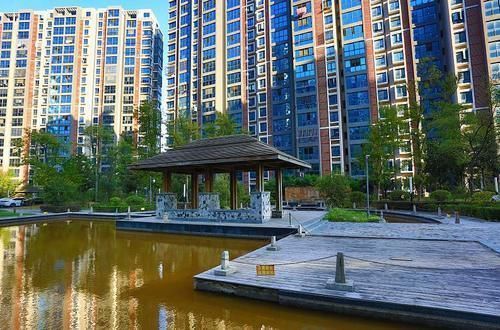 房子|买房时，靠近这3个地方的房子，即使再便宜也不建议买，过来人：住着不舒适