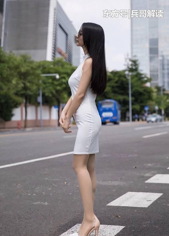 感觉|白色透明包臀短裙美女,有着初恋般的感觉