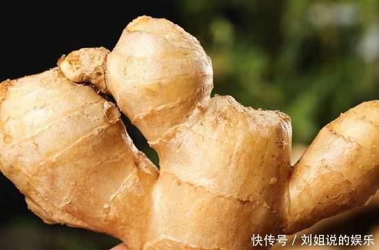 保存生姜很简单,记住别放冰箱,教你2个小妙招,不干瘪不发芽
