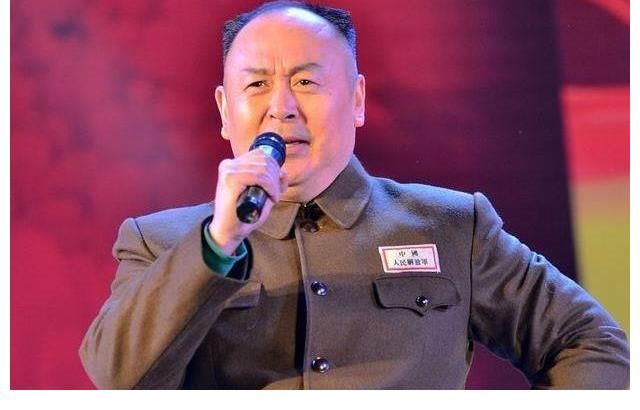 《香山葉正紅》選角敷衍，非特型演員演開國(guó)將帥，草臺(tái)班子既視感