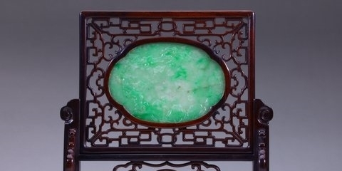 摆件&旧藏: 红木嵌翡翠“松鹤延年”插屏摆件